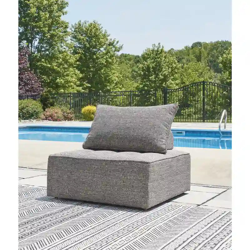 Signature Design by Ashley Bree Zee Gray 5-Piece Outdoor Modular Seating - 114  W x 114  D x 35  H